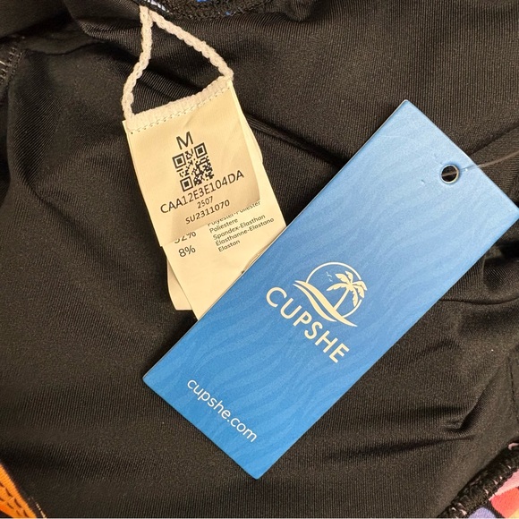 Cupshe Vibrant Leopard Print One Peace O Ring Swimsuit Size Medium - Picture 10 of 11